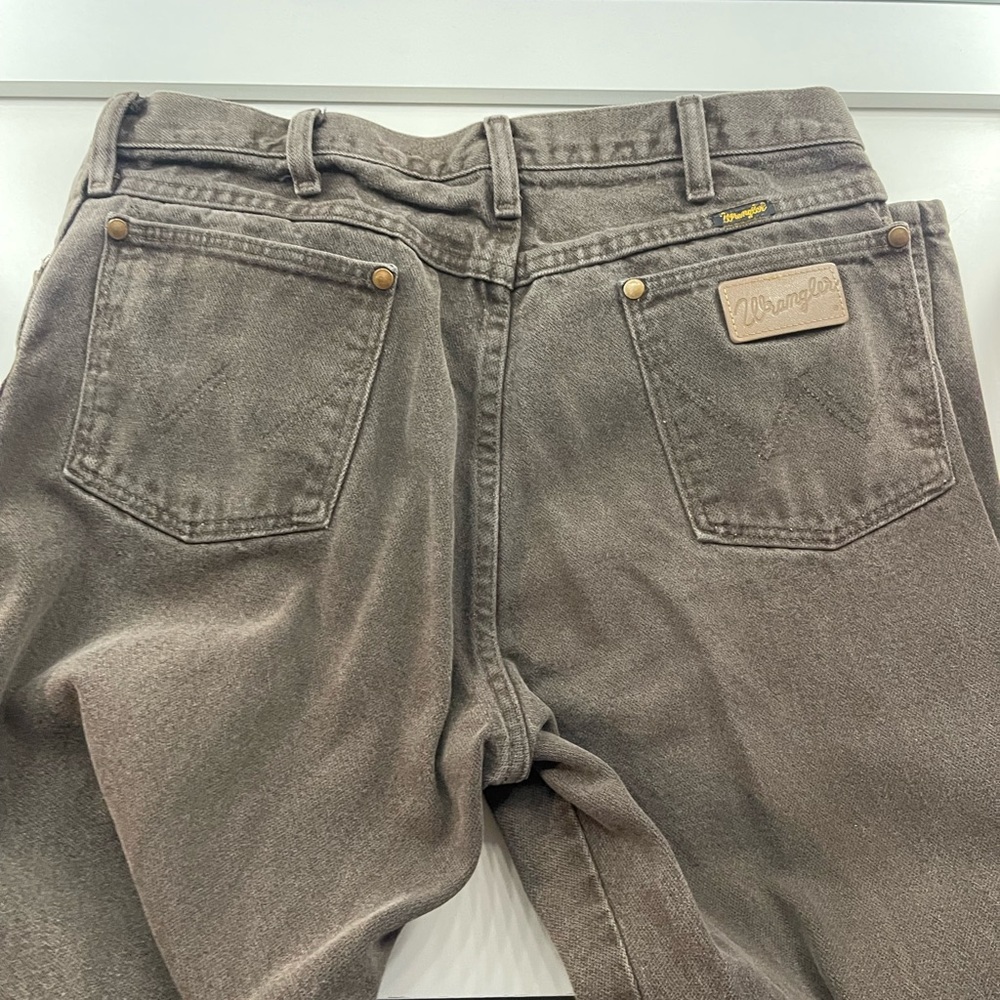 brown wrangler jeans